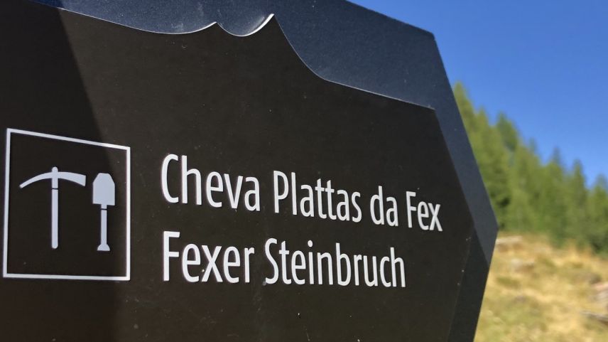 Die Verantwortlichen der Cheva Plattas da Fex planen für kommendes Jahr einen Erlebnispfad durch das Gelände des stillgelegten Steinbruchs. Foto: Marie-Claire Jur