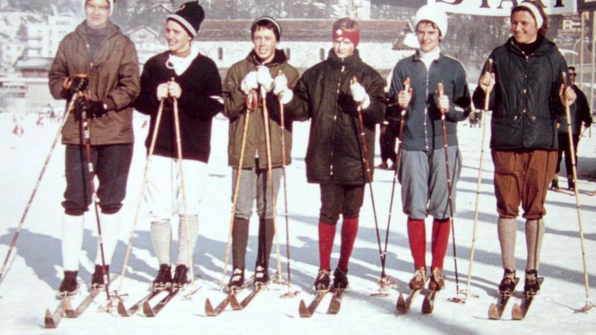 Die Starterinnen in St.Moritz 1964 mit Katharina von Salis (2. v.l.)  Foto: z.Vfg