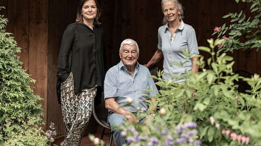 Corina Giovanoli mit ihren Eltern Dumeng und Ursula. Fotos: z. Vfg