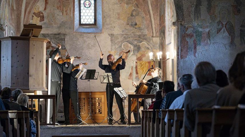 Das Quartetto di Cremona beim Konzert in der Kirche San Gian in Celerina anlässlich des Engadin Festivals.		 Foto: Quim Vilar