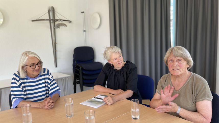 An den Treffen der Selbsthilfegruppe Krebs in Scuol nehmen auch Rita Jenny, Rita Schönthaler und Sabine Keel teil. Foto: Fadrina Hofmann