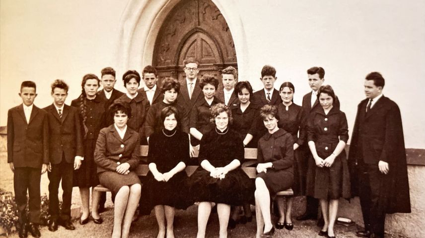 Die Konfirmationsklasse von Scuol 1960. Foto: Privatsammlung Duri Gaudenz