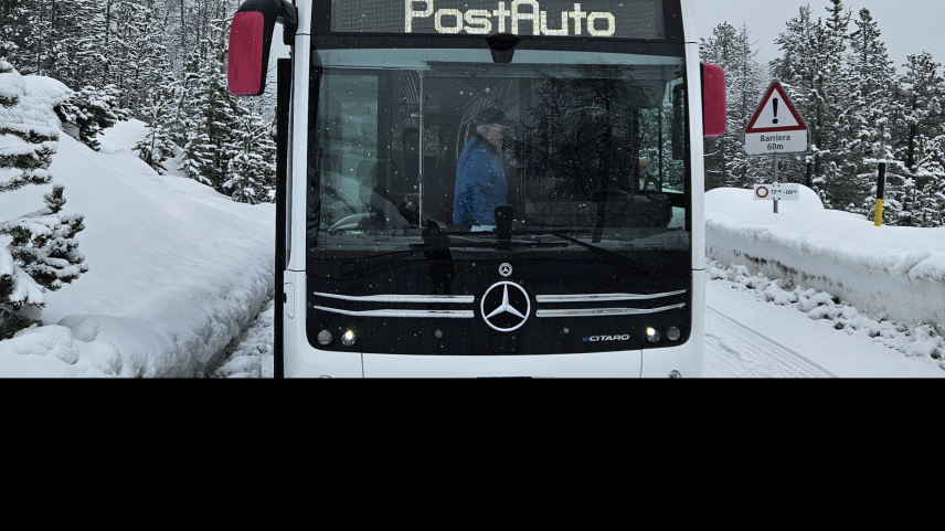 In occasiun d’ün test da pilot da l’Auto da Posta Grischun, es quist e-bus stat in servezzan principi da marz tanter Müstair e’l territori da skis Minschuns (fotografia: mad).