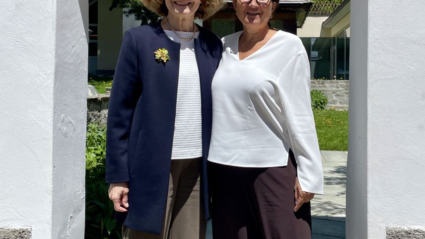 Ursula Sommer ist Co-Präsidentin und Bettina Plattner ist Gründungspräsidentin von BPW Engiadina. Foto: Fadrina Hofmann