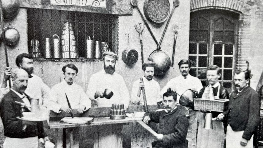 Die Belegschaft der Zuckerbäckerei "Heinz&Tester" in Toulouse um 1895. Foto. z.Vfg.