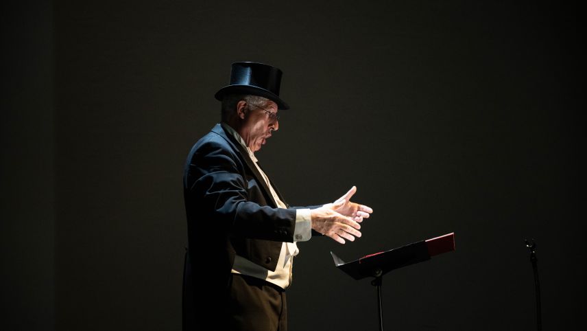 Intendant der Opera Engiadina, Dirigent und Sänger in Personalunion: Claudio Danuser