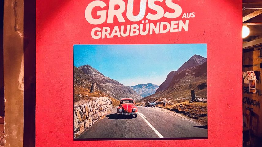 Die Ausstellung "Gruss aus Graubünden" ist eröffnet. Foto: Carolin A. Geist