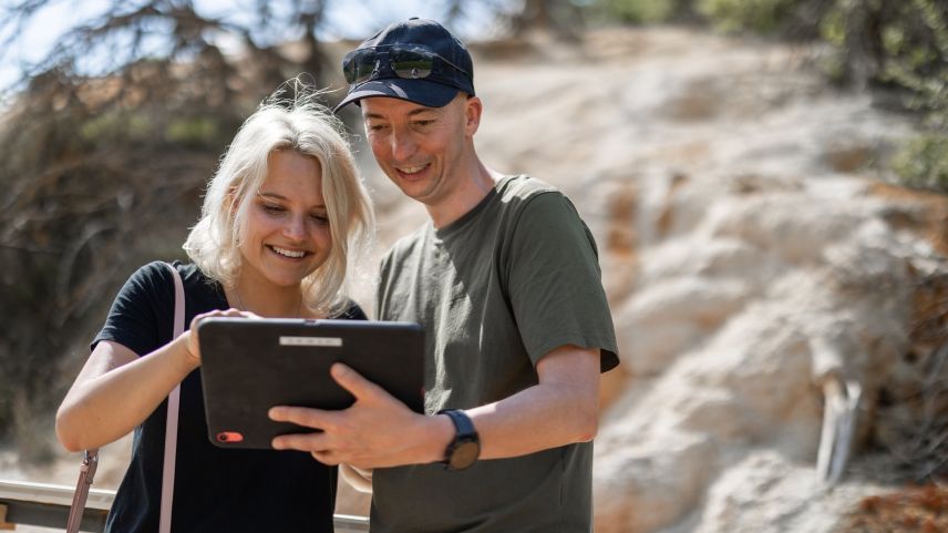 Der Forscherwanderweg ist sowohl digital als auch analog erlebbar. Foto: Dominik Täuber