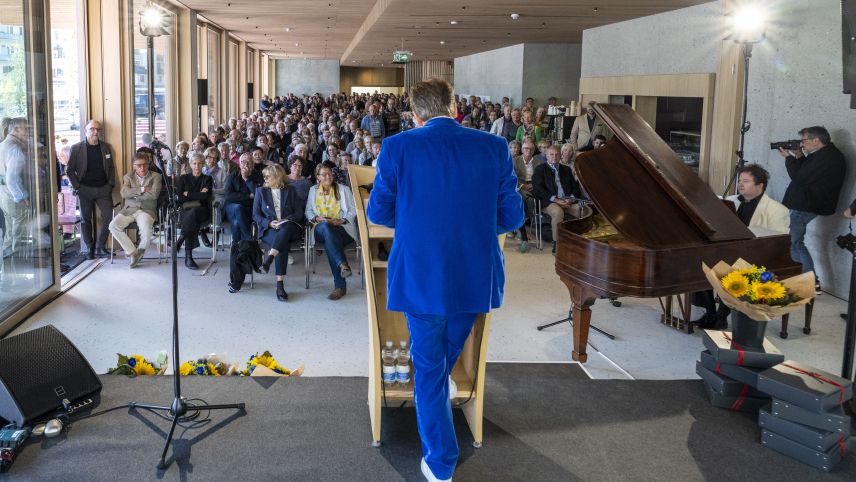 Der Gemeindepräsident von St. Moritz, Christian Jott Jenny, hält die Festrede.  Foto: Mayk Wendt