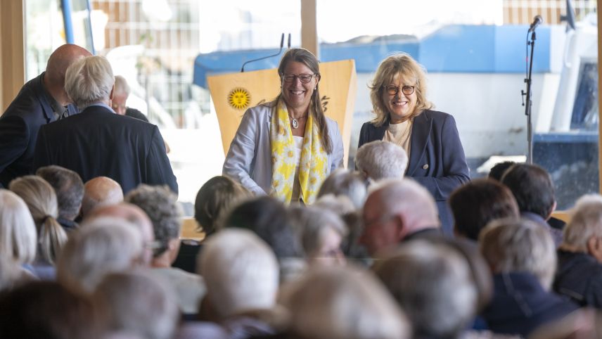 Strahelnde Gesichter bei Barbara Aeschbacher und Prisca Anand.  Foto: Mayk Wendt