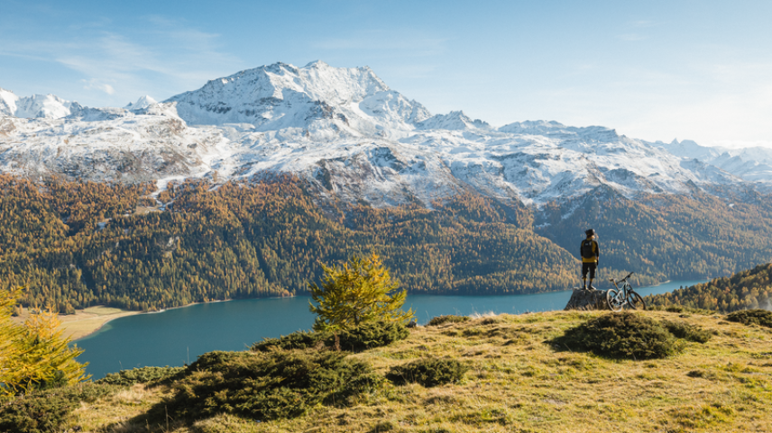 Der Schnee hat bereits im September die mittleren Lagen erreicht. Foto: Engadin Tourismus