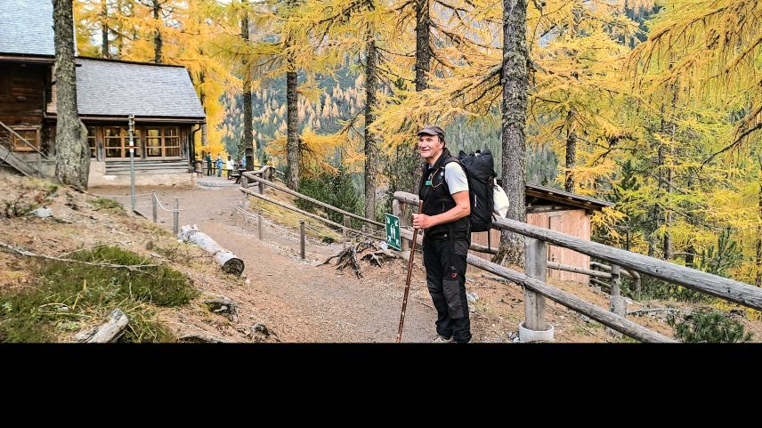 Parkwächter Reto Strimer an einem seiner Lieblingsorte, der Chamanna Cluozza. Fotos: SNP, Ruedi Haller