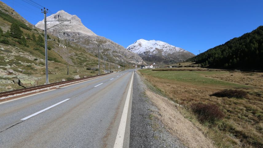 Die Berninastrasse kurz vor Bernina Suot. Foto: z.Vfg