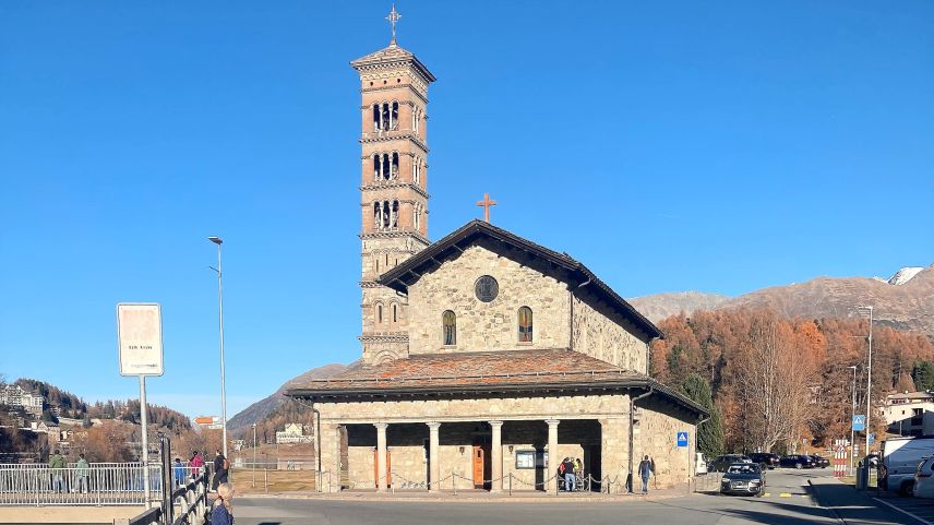 An prominenter Lage erbaute Nicolaus Hartmann senior die Kirche St. Karl Borromäus in St. Moritz. 