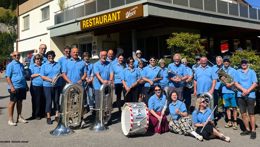 Die Societed da musica Silvaplauna auf ihrer dreitägigen Musikreise durchs Berner Oberland. Foto: Not Janett-Jenal