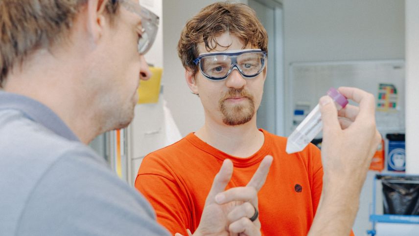 Ludwig Berger im Labor der ETH Zürich. Foto: Johannes Berger