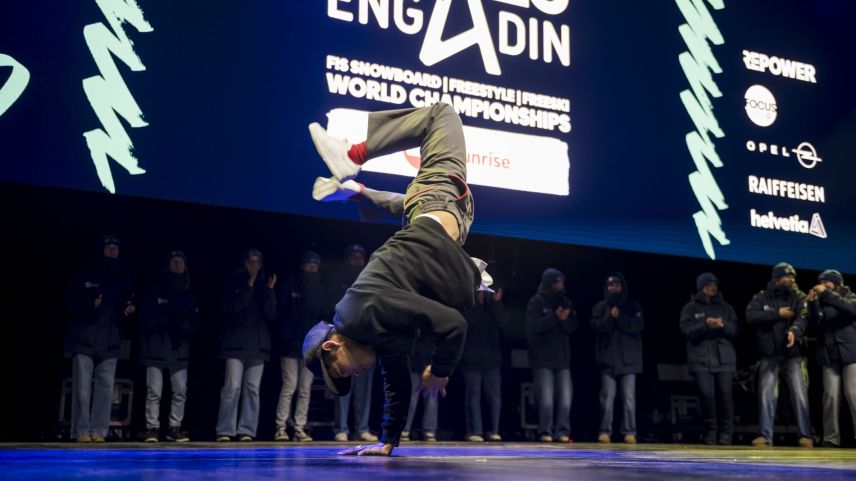Auch eine Breakdance-Show gehörte zur Opening-Ceremony. Foto: Phil Gale / FIS Freestyle WCS25