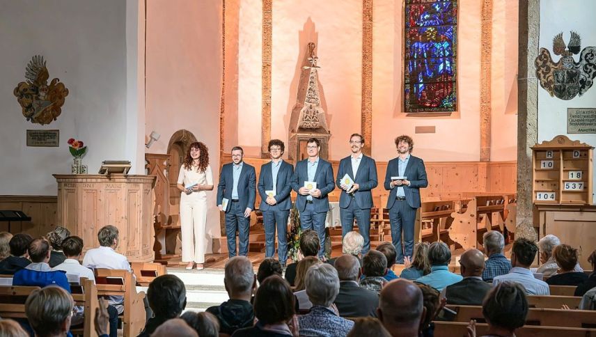 Das A-cappella-Ensemble «Singer Pur» trat im Rahmen der Konzerte des Engadin Festivals in Zuoz auf. Foto: Marco Cadonau