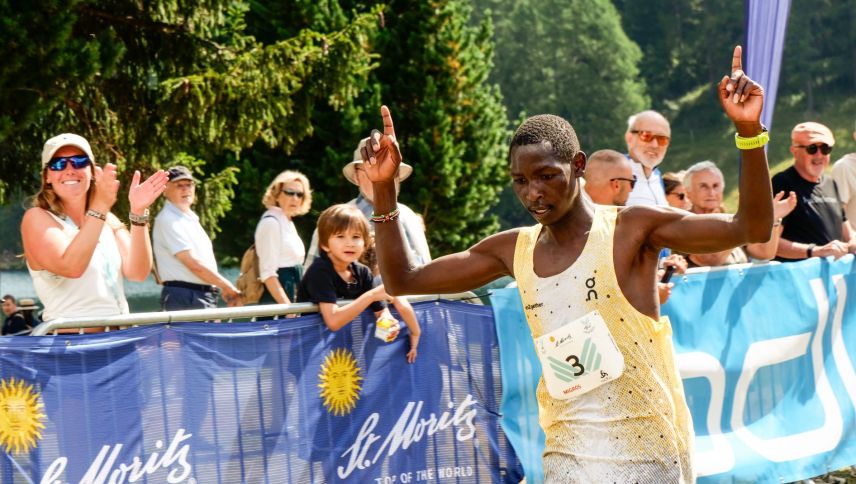 Der kenianische Läufer Kiplangat Collins schaffte die 22,9 Kilometer des Engadiner Sommerlaufs in 1:14:04 Stunden. Foto: Jon Duschletta