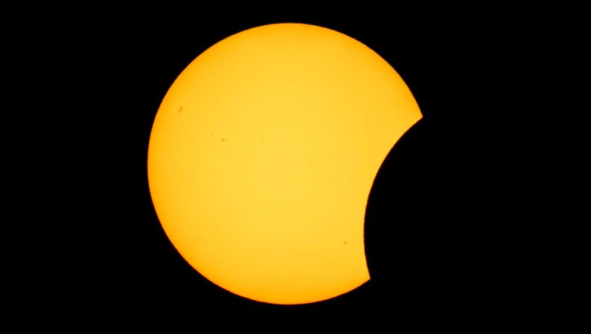 Partielle Sonnenfinsternis am 12. August. 2026, aufgenommen unterhalb des Piz Nair da Tarasp. Foto: Mayk Wendt