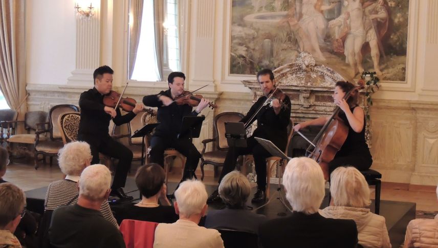 Il Quartet Stradivari in acziun i’l Hotel Scuol Palace. fotografia: Benedict Stecher