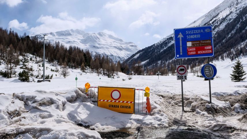 Die Verbindung über die Forcola bleibt auch im Olympiawinter 2026 für den Verkehr geschlossen. Foto: Jon Duschletta