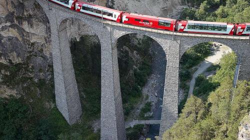 Von St. Moritz nach Zermatt: Der Glacier Express ist nach einer Krise wieder auf Kurs. Foto: Glacier Express