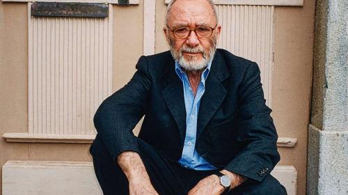 Gerhard Richter 1992 vor dem Nietzsche-Haus in Sils Maria. Foto: Peter André Bloch