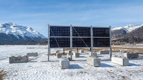 Das Modell der geplanten PV-Grossanlage Engadin Solar auf der Flugplatzebene von Samedan. Archivbild: Denise Kley