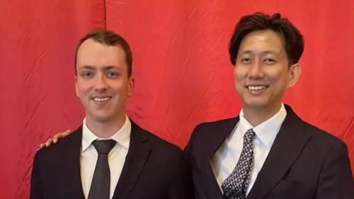 Martin Oswald (a schnestra) e Tenzin Langdun han guadagnà il Siemens Excellence Award 2023 (fotografia: mad).