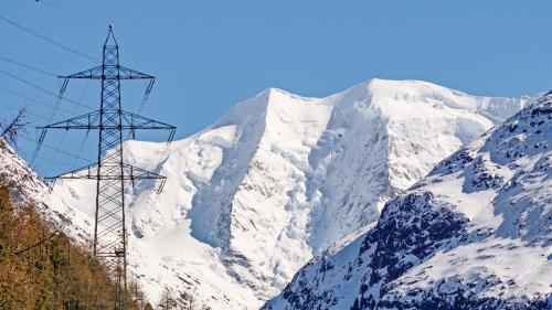 Nützen und schützen, dieser Gegensatz bildet den roten Faden durch die Vorlage zum Stromgesetz. Foto: Jon Duschletta