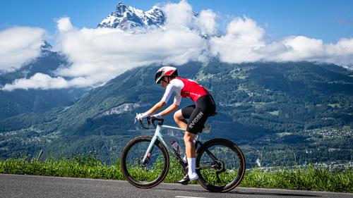 Larissa Tschenett s’ha partecipada al Tour de Suisse da quist on (fotografia: Frontalvision/Swiss Cycling).