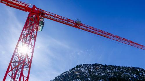 In Pontresina werden, wie anderswo auch, zu wenig Erstwohnungen erstellt, was die vorherrschende Problematik fehlenden und bezahlbaren Erstwohnraums zusätzlich anfeuert. Archivfoto: Jon Duschletta