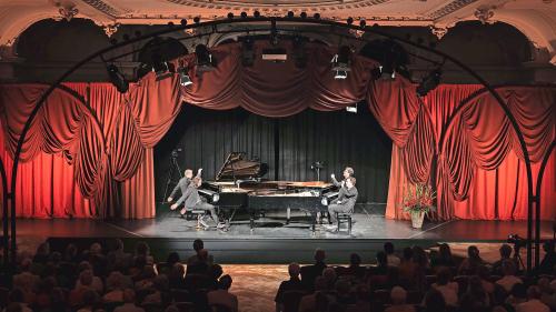 Das Gershwin Piano Quartet präsentierte am Engadin Festival sein zweistündiges Konzert an vier Pianos. Foto: z. Vfg