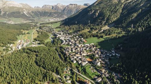 Die Gemeinde Pontresina erhält eine totalrevidierte Gemeindeverfassung. Foto: engadin.ch