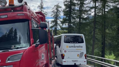 Der Personencar konnte nicht weiterfahren. Für die Fahrgäste wurde ein Ersatzfahrzeug für die Weiterfahrt organisiert. 