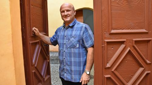 Mit seinem Team vermietet Claudio Zanolari in der Nähe des Dorfplatzes in Poschiavo im ehemaligen 
Augustinerinnenkloster von 1654, 22 Zimmer. Fotos: Urs Oskar Keller