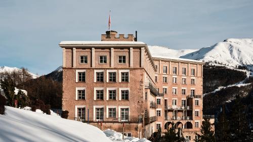 L’Hotel Castell a Zuoz es gnieu vendieu in november 2024 als proprietaris da la «Galerie Hauser & Wirth» (fotografia: mad).