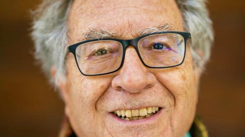 Romedi Arquint d'eira ed es teolog, scolast e politiker. Tanter oter es el stat president da la Lia Rumantscha e da l’Uniun federalistica da las cumünanzas etnicas europeicas (UFCE) (fotografia: mad).