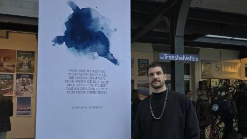 Seine Kunst führt durchs Buch: Aquarellkünstler Silvan Borer malte den Inn. Foto: Engadin Tourismus