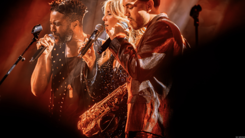 Candy Dulfer setzt bewusst auf eine grosse Band mit jungen Musikerinnen und Musikern. «Wenn die Energie stimmt, springt der Funke über.» Foto: Ger Adrichem