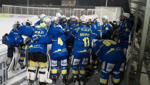 Der EHC St. Moritz verliert das erste Spiel (Foto: Reto Stifel).