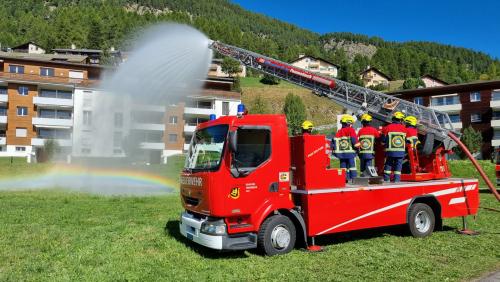 Ils pumpiers giuvenils Gravatscha da Samedan in acziun. fotografia: Anna Bott