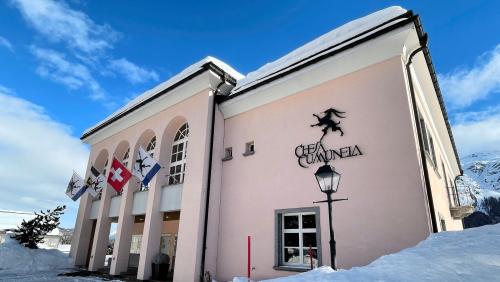 In Silvaplana kämpfen zehn Kandidatinnen und Kandidaten um den Einzug ins Gemeindehaus. 	Foto: z. Vfg / Gemeinde Silvaplana